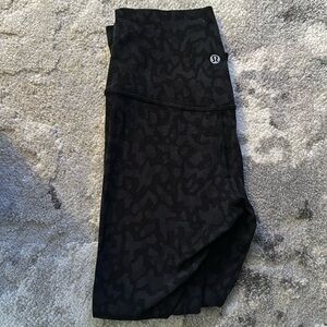 Lululemon cropped align camouflage gray leggings